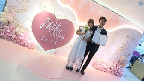 北市結婚背板大換新 士林區死亡芭比粉 網酸:醜到想離婚