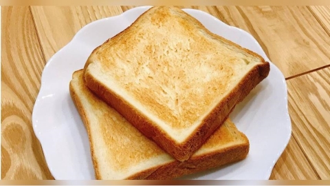 2片吐司當早餐 實測「血糖狂飆」還超容易發胖!醫師教3招健康吃