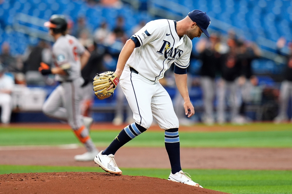 MLB(影)/468英尺怪力彈飛越足球場!梅奧轟進光芒球場沒人到過的「神祕禁區」