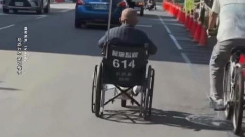 高雄「輪椅阿伯」狂飆! 車速等同一旁小貨車 警:將開罰
