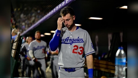 MLB(影)/打不準、接不到又情緒潰堤!羅伯茲公開力挺76億台幣巨星