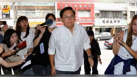 作假帳不實驗資全認了 名廚詹姆士遭起訴首度現身