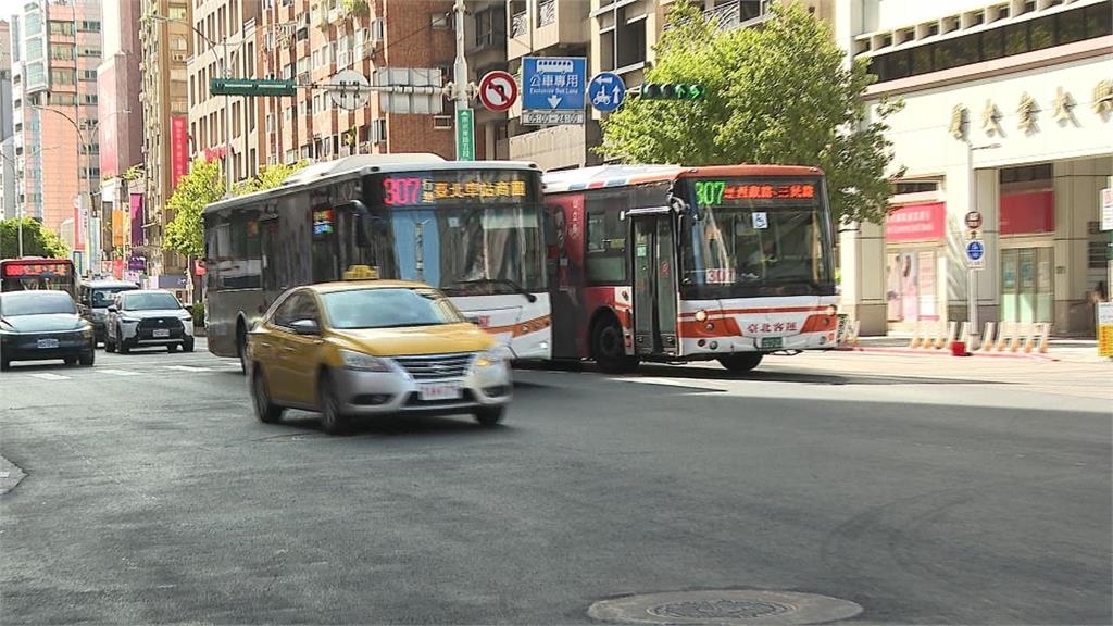快新聞/李四川被考倒了!竟稱307公車上高速公路 黃國昌反應曝光