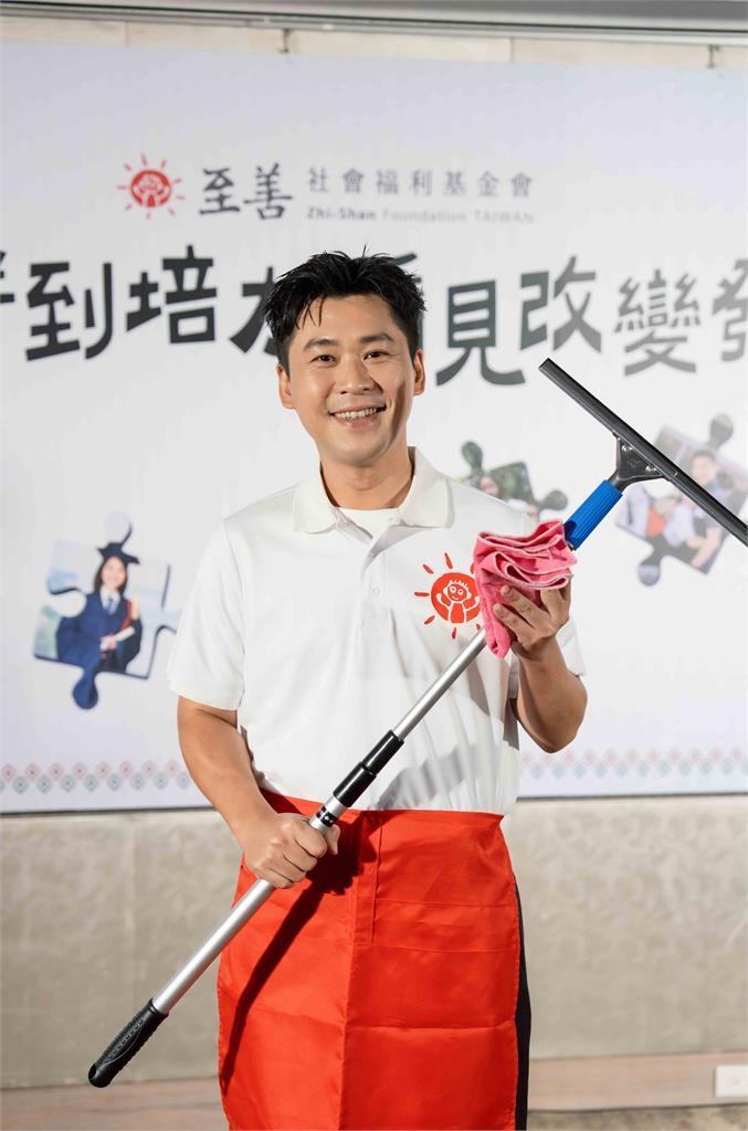從受助到助人！黃迪揚擔任「至善基金會愛心大使」跟蝙蝠俠出任務！
