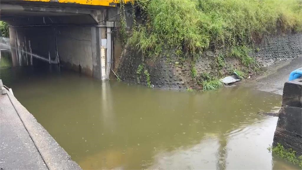 颱風「沙德爾」恐增強颱 南部大雨特報下到週二才減緩