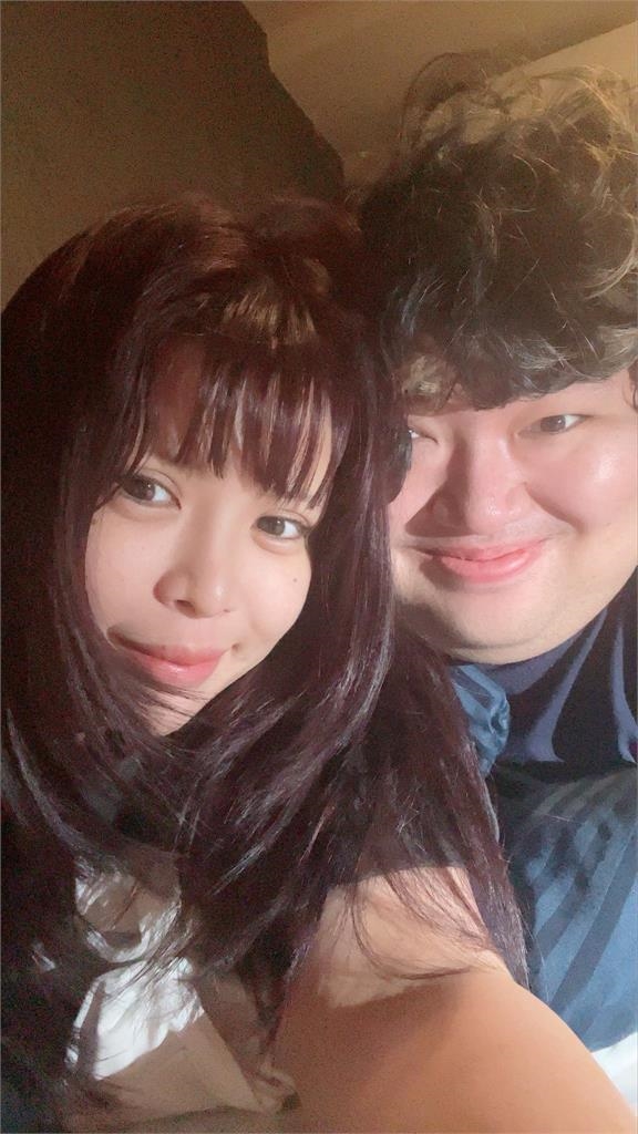 敗光遺產下海陪酒!女星飯店房內突「無碼直播」狂喊咿呀哈 男友崩潰:我會壞掉