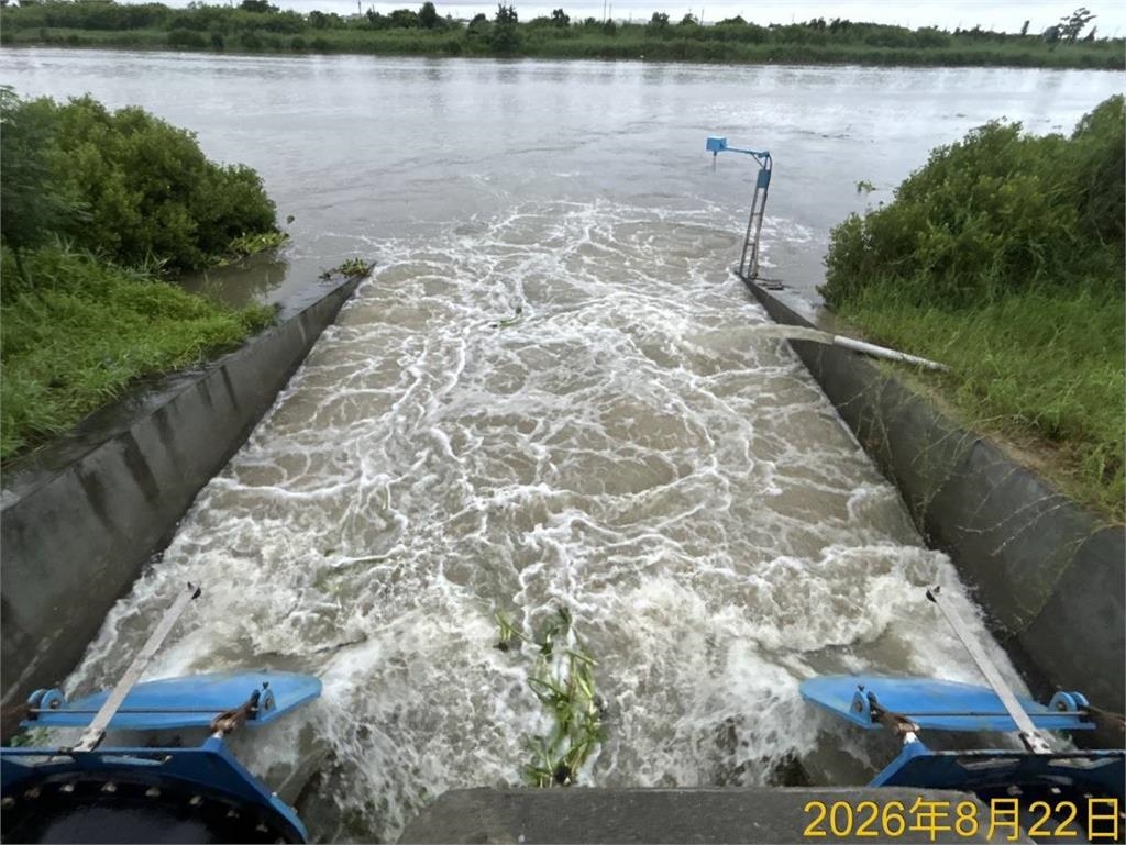 豪雨應變迅速 台南抽水860萬噸 中午前退水