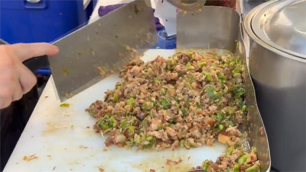 台中大慶夜市飄香! 天津老闆秀手藝「肉夾饃」大排長龍
