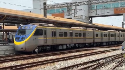 豪雨釀災!台鐵台南站軌道淹水 永康=保安降速行駛