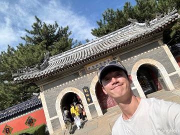 吳慷仁赴中國發展「碰寒冬」慘了!驚爆沒戲可拍 近況蹲坐牆邊「突轉戰這領域」