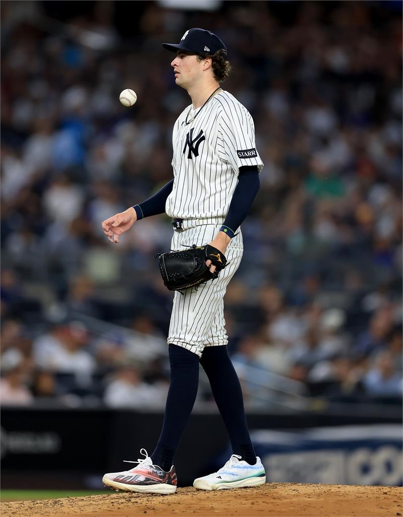MLB(影)/洋基「天行者」降臨!施利特勒腳穿星戰鞋化身絕地武士投出賽揚身手