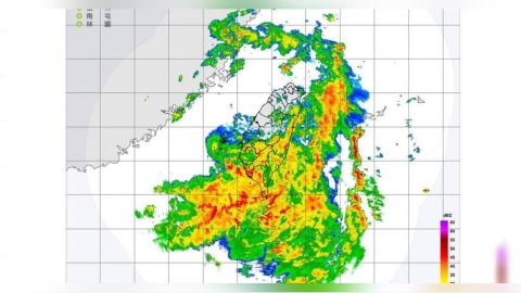 豪大雨狂炸!最新雨量預測曝 明天6縣市達停班停課標準