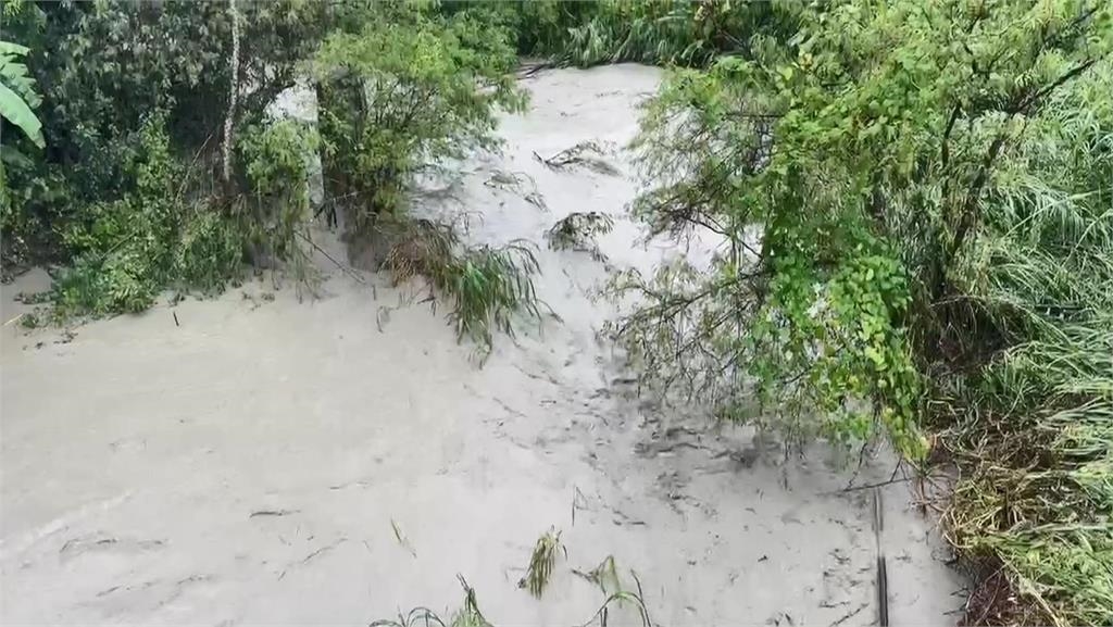 豪雨坍方!高雄田寮遭土石淹沒 10多戶30多人受困