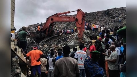 【有片】幾內亞垃圾山因暴雨崩塌活埋30人　1母親痛失5子女
