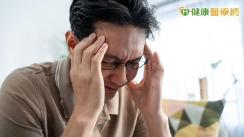靠止痛藥忍痛竟罹腦癌逝!醫揭疼痛3警訊 及時揪病因防錯失治療黃金期
