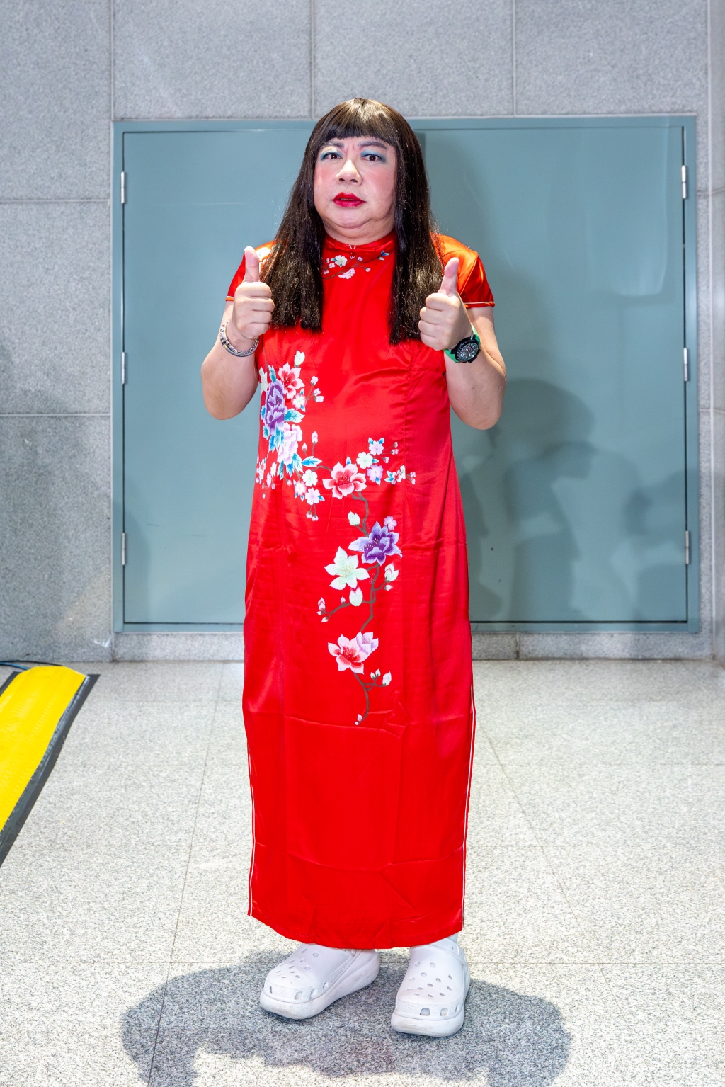 董至成路邊摔車流血！突發意外驚動整團人 現場傷勢曝光