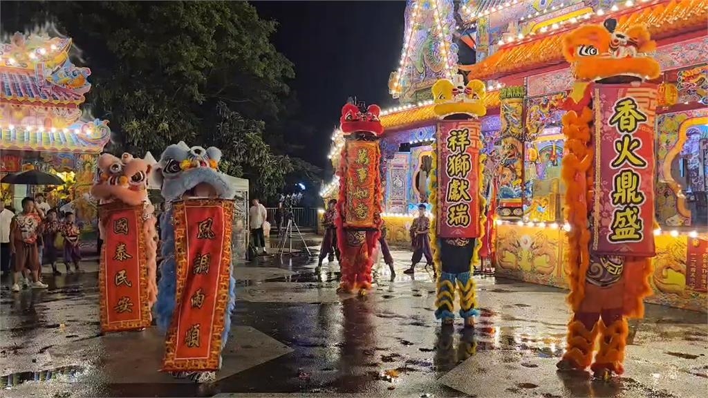 鷄籠中元祭開燈放彩!沙德爾恐搗亂放水燈、普渡儀式