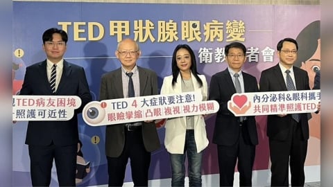 金鐘影后照鏡「雙眼高低不一」竟罕見眼疾！   4大警訊常被忽略