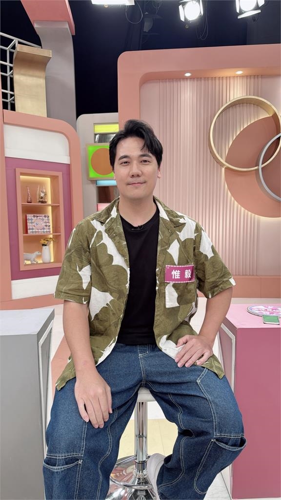哈孝遠遲到衝安親班認錯小孩!短今上廁所後裙子卡內褲渾然不知