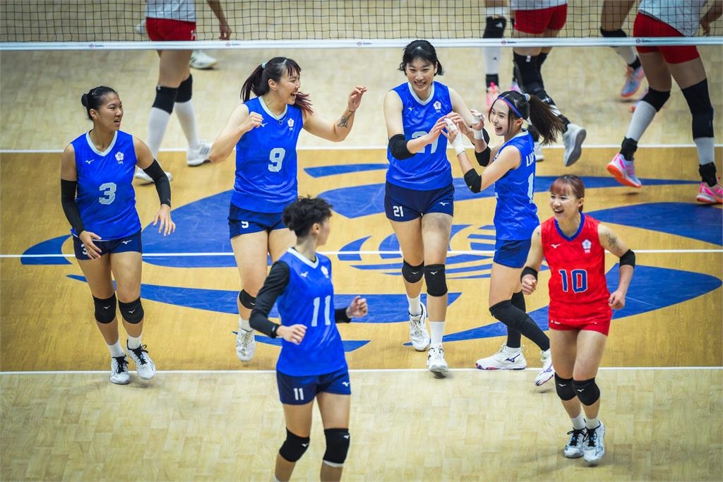 排球／「甜心隊長」廖苡任肯定隊友！女排亞錦賽輸中國仍晉級　台灣隊晚間拚四強門票