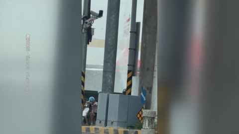 台中豐原馬路驚見兩層樓高噴泉 台水回應了!