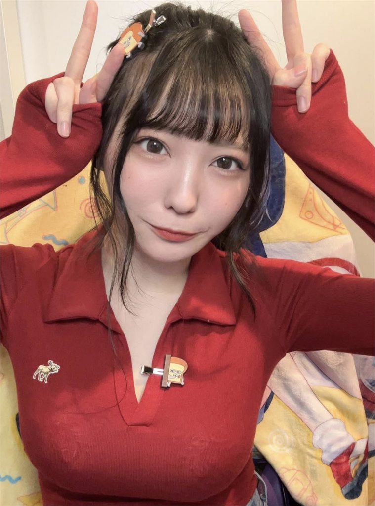 套裝包不住名品身材!男學生狂盯凍未條 清純女師轉戰暗黑界爆紅