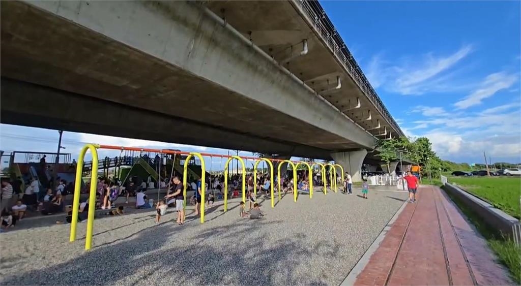 雲林斗南公園無人機「低空盤旋」　緊鄰遊戲區！家長：怕釀孩童受傷