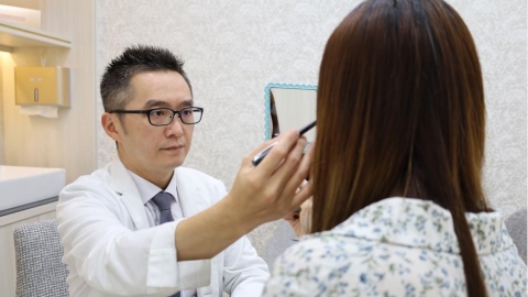 眼袋手術恢復期要多久?術前先了解手術方式與照護重點