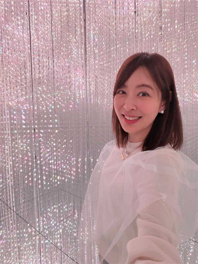賈董昔嗆:男人很奇怪!曾馨瑩突上傳「郭台銘親密照」賈永婕一看驚吐4字
