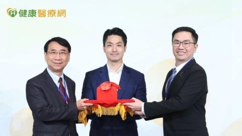 臺北市藥師公會完成世代交棒　黃彥儒接任理事長推5項行動