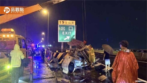 國3和美段轎車自撞!駕駛竟然因坐欄杆不慎墜高架橋下亡