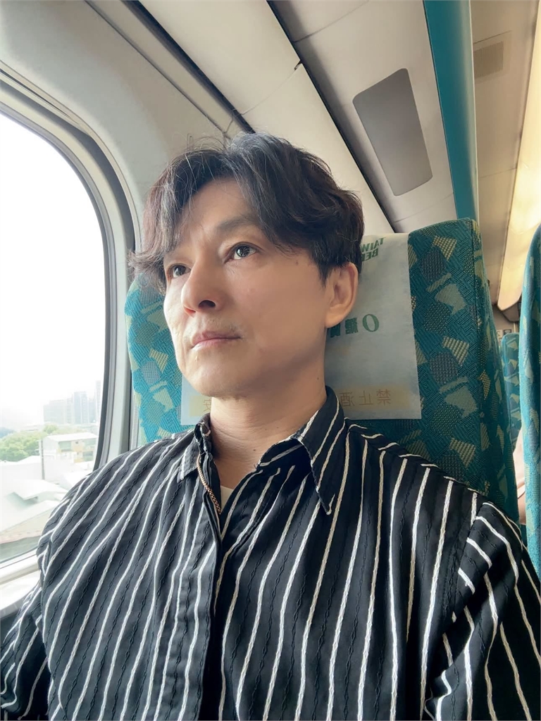 曾馨瑩合照郭董破婚變!網對比陳幸妤嘆「戲棚站久也不是她的」掀論戰