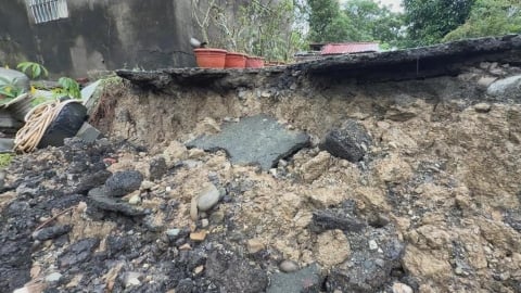 連日大雨掏空三合院老屋地基！　屋主連夜搬走不敢住