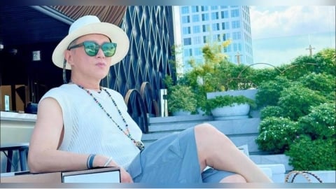 優雅熟齡1/卸下《命運好好玩》24年主持棒!何篤霖近況曝光 超狂黏著度堪比「韓星級待遇」