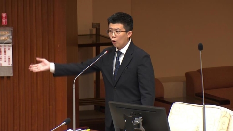 北市議會「十歲女童案」交鋒! 苗博雅氣炸:躲女童後面規避監督