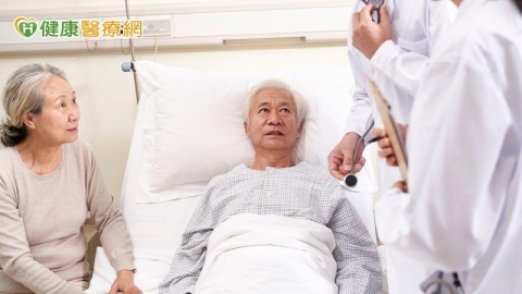 76歲腎友面臨洗腎!血管細「瘻管成熟難」醫揭透析前規劃關鍵