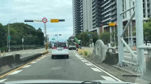 誤闖?上班尖峰時段驚見路跑團 跑上台中烏日高鐵陸橋