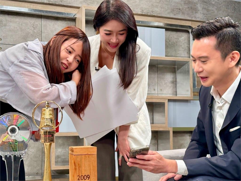 劉方慈工作遭偷拍「彎腰燦笑太亮眼」!她罕見點名「這類人」揭記者節心聲…網讚:傑出