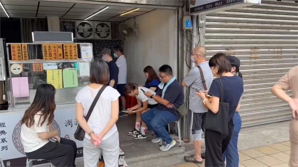 大份量潤餅"蟑螂剋星"黑蟲 基隆衛生局獲報稽查