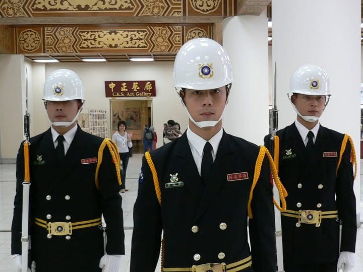 九三軍人節向國軍致敬　曾任海軍儀隊禮兵長 賴俊翰憶軍旅歲月：有你們台灣才能安心