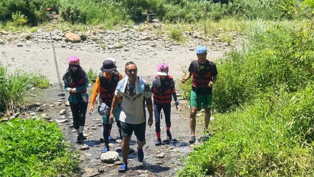韓籍啦啦隊女神李雅英挑戰「跳水」!7教練下水「爭相護花」他看傻:什麼畫面啦