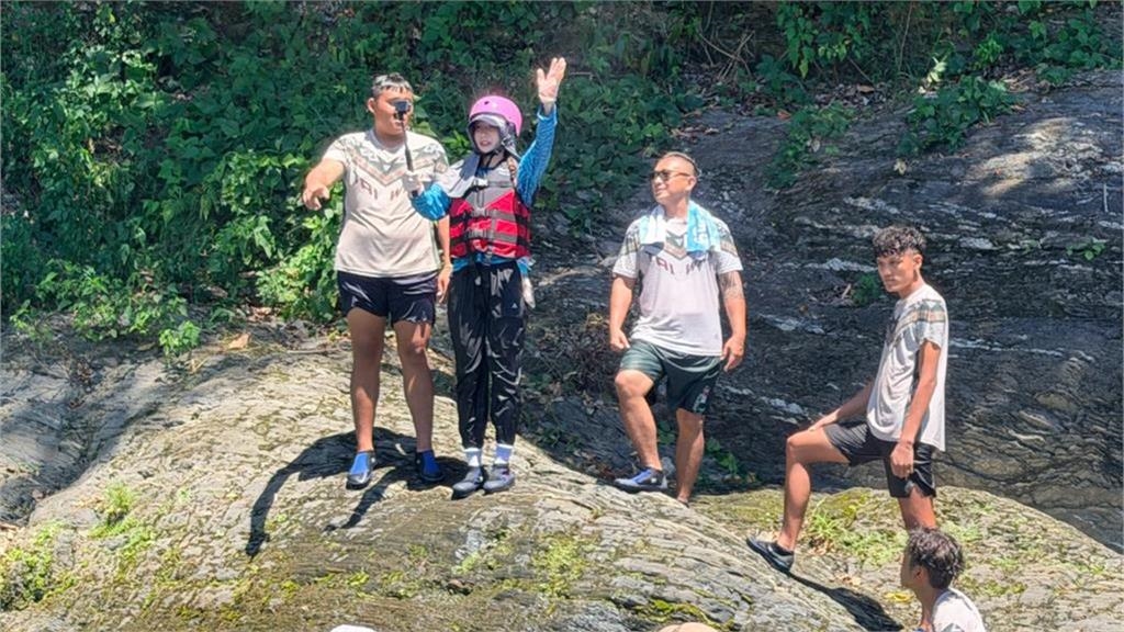 韓籍啦啦隊女神李雅英挑戰「跳水」!7教練下水「爭相護花」他看傻:什麼畫面啦