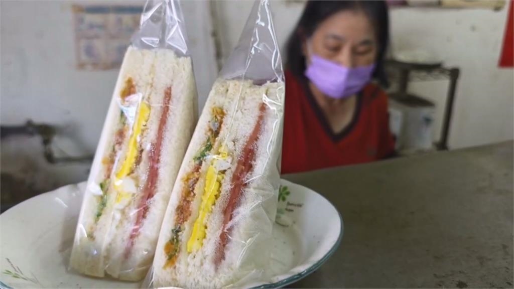 超便宜早餐幾乎是其他店半價！　2主食+薯餅荷包蛋「只要90元」