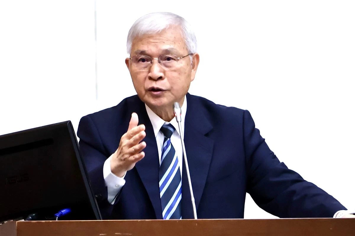 台灣央行是否跟進升息,市場估本季連十凍,圖為央行總裁楊金龍。(資料照片/王侑聖攝)