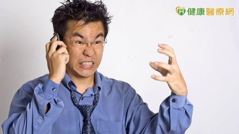 「不要生氣」反而更火大?心理學揭否定式指令為何容易有反效果