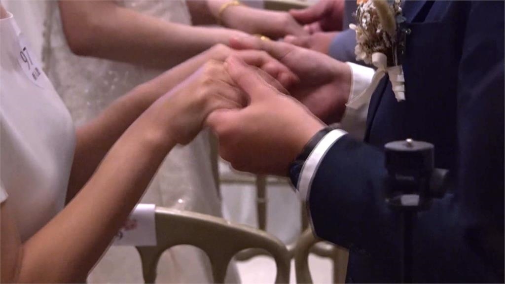 新北聯合婚禮「百對新人完婚」 侯友宜化身主婚人喊話催生