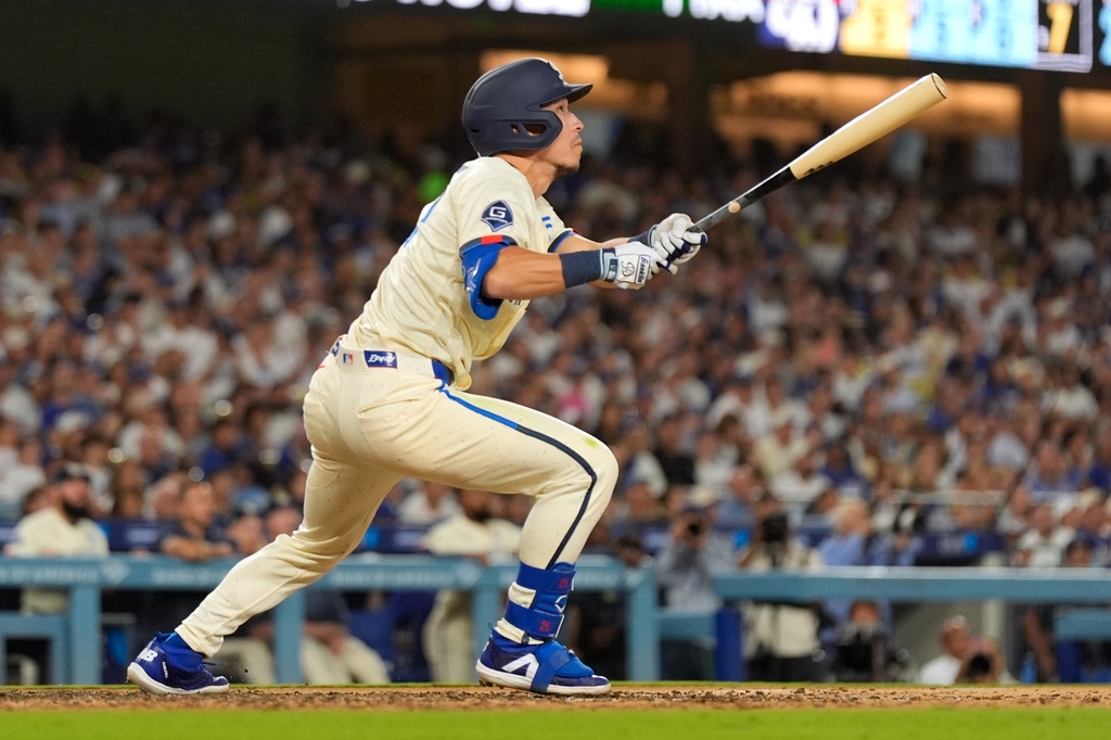 MLB(影)/沒有大谷翔平也沒問題!艾德曼三分砲加五星級美技成道奇致勝功臣