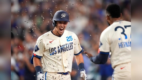MLB(影)/沒有大谷翔平也沒問題!艾德曼三分砲加五星級美技成道奇致勝功臣