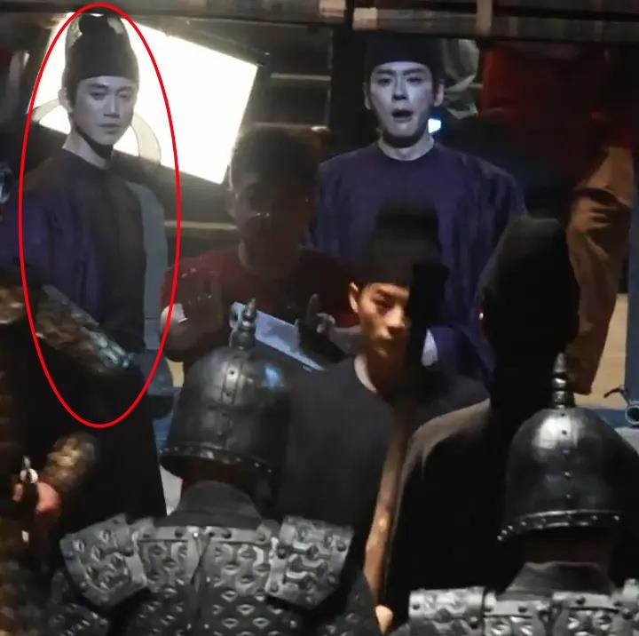 吳慷仁不甩中國影視寒冬「進軍古裝劇」!官服扮相曝光…中網狠酸:不適合