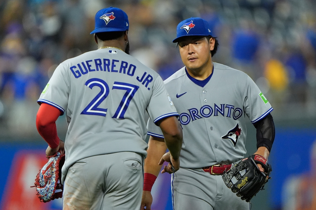 MLB(影)/不讓30轟村上宗隆搶盡日球員鋒頭!岡本和真單場4安打幫助藍鳥勝出